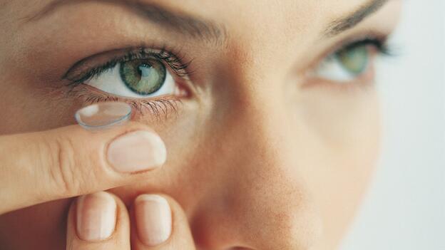 15 Kontaktlinsenpflegemittel für weiche Kontaktlinsen im Test